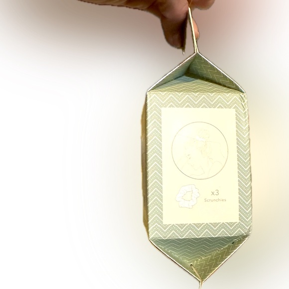 KITSCH HOLIDAY ORNAMENT 3 PC SATIN SCRUNCHES SET HAIR PONYTAIL PINK GREEN CORAL - Picture 6 of 9